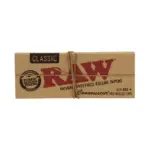 RAW | Classic Connoisseur - 1 1/4 Rolling Paper w/ Tip